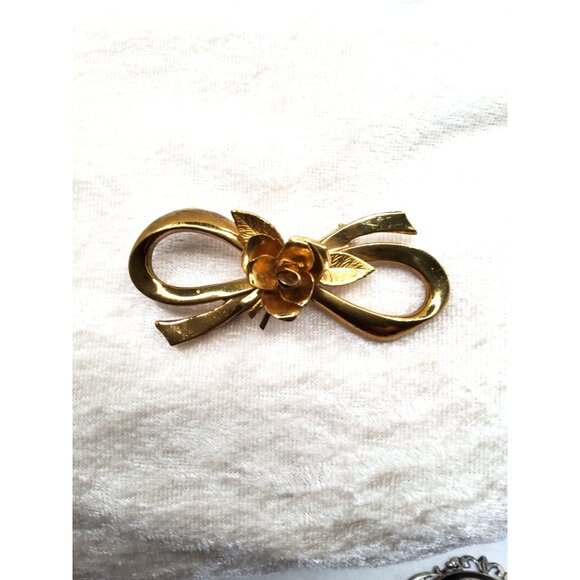 Vintage 1940's Coro Pegasus Signed Large Bow and flower Brooch Gold Tone, - Picture 8 of 9